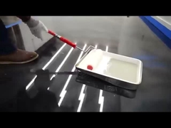 La capa de epoxy inconsútil del piso de la escama resiste la circulación química y densa